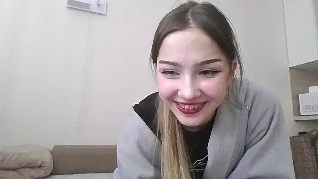 Snapshot of sillybloom chatting on October 2025 05:42:01 AM sillybloom online show from October 2025 05:42:01 AM