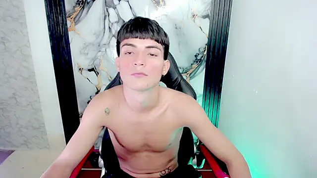 Snapshot of Thommy_cute chatting on December 2025 04:46:02 AM Thommy cute online show from December 2025 04:46:02 AM