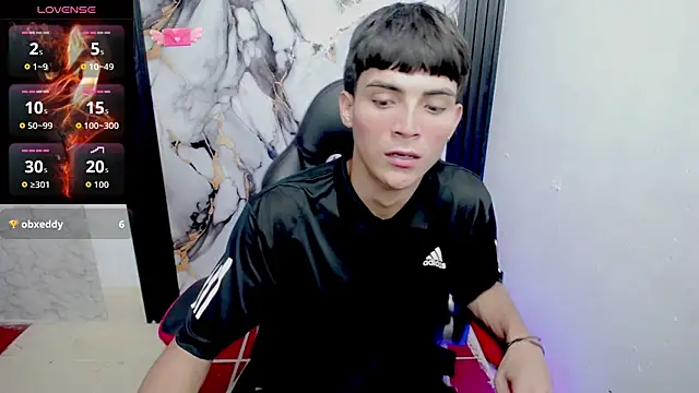 Snapshot of Thommy_cute chatting on December 2025 02:32:01 AM Thommy cute online show from December 2025 02:32:01 AM