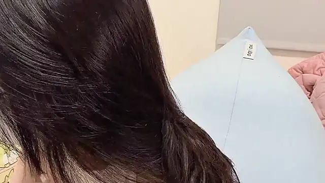 LHeart online show from April 2026 02:13:02 PM