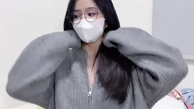 Snapshot of LHeart chatting on November 2025 02:31:02 PM LHeart online show from November 2025 02:31:02 PM