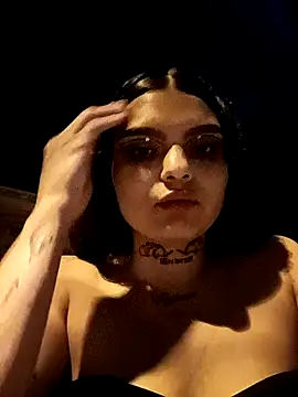 Snapshot of Alis_1327 chatting on October 2025 02:24:02 AM Alis 1327 online show from October 2025 02:24:02 AM