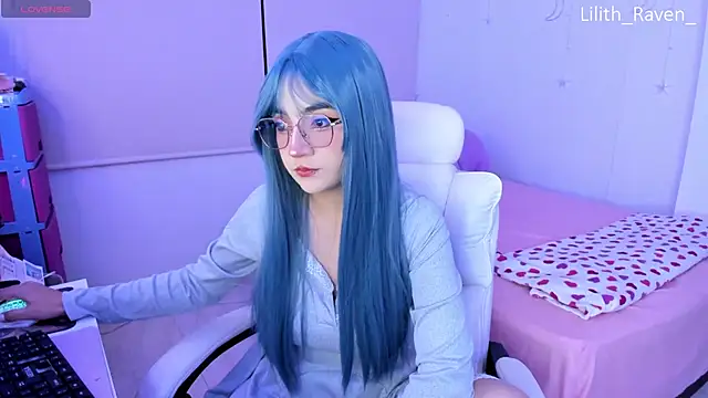 Snapshot of Lilith_Raven_ chatting on November 2025 03:33:02 AM Lilith Raven online show from November 2025 03:33:02 AM