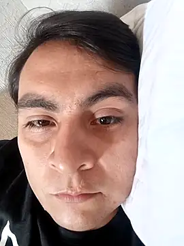 Snapshot of Ravenvodka chatting on September 2025 04:47:01 PM Ravenvodka online show from September 2025 04:47:01 PM