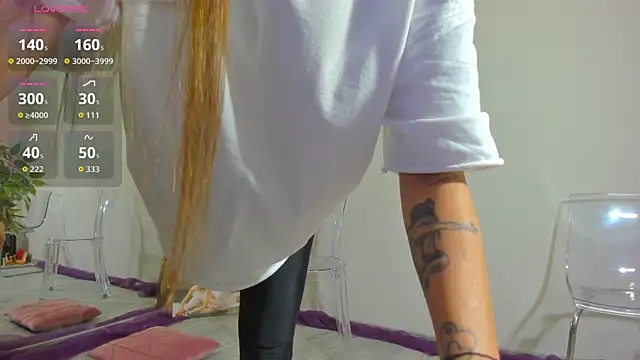 MayaHellen online show from October 2025 04:38:01 AM