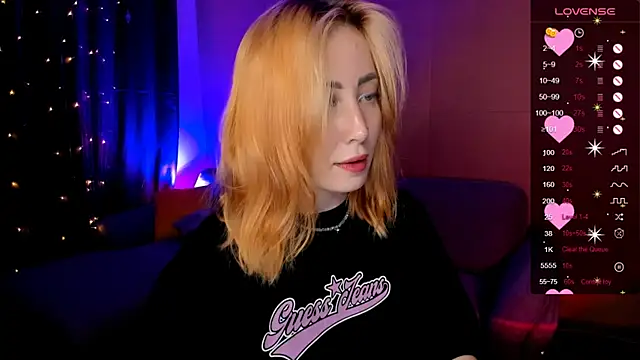 Snapshot of deboramoore chatting on June 2026 08:37:02 AM deboramoore online show from June 2026 08:37:02 AM