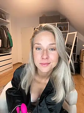 Snapshot of celis_secret chatting on September 2025 05:13:01 AM celis secret online show from September 2025 05:13:01 AM