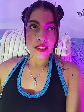 Fox Roxxan online show from June 2026 02:17:01 AM