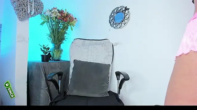 Snapshot of fanEmy chatting on October 2025 03:24:02 PM fanEmy online show from October 2025 03:24:02 PM