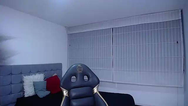 Stephany Rodriguez online show from November 2025 03:05:01 PM