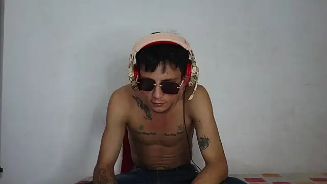 andrewcoopper1 online show from February 2026 04:32:02 AM