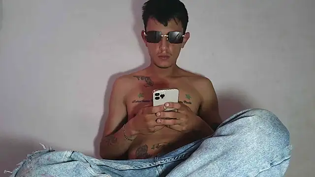 andrewcoopper1 online show from January 2026 07:12:01 PM