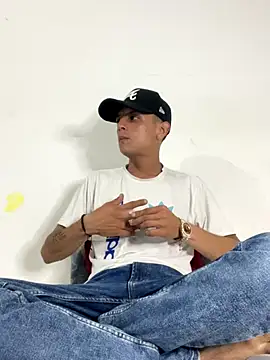 Snapshot of andrewcoopper1 chatting on September 2025 02:34:01 AM andrewcoopper1 online show from September 2025 02:34:01 AM