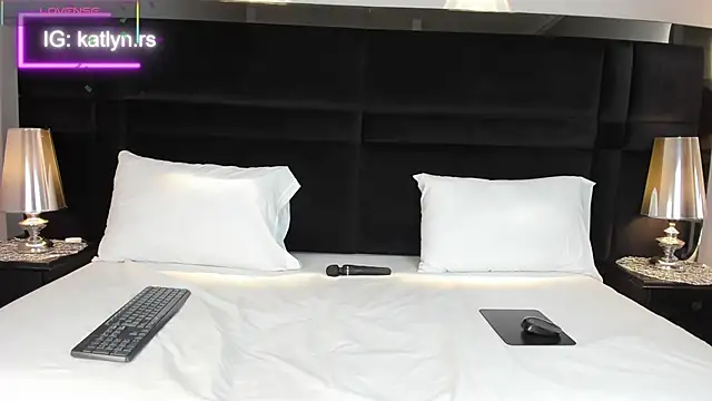 KatlynRous online show from November 2025 05:18:01 PM