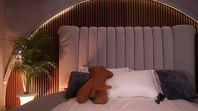 KatlynRous online show from January 2026 07:45:01 PM