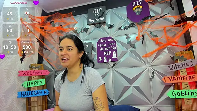 GreciaFox1 online show from October 2025 10:46:01 AM