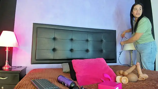 GreciaFox1 online show from March 2026 12:17:02 PM