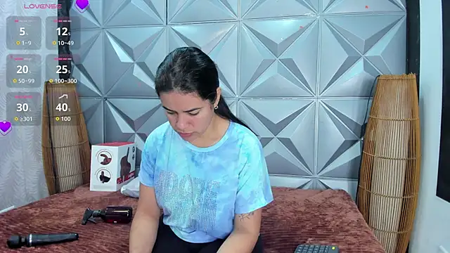 GreciaFox1 online show from November 2025 11:25:01 AM