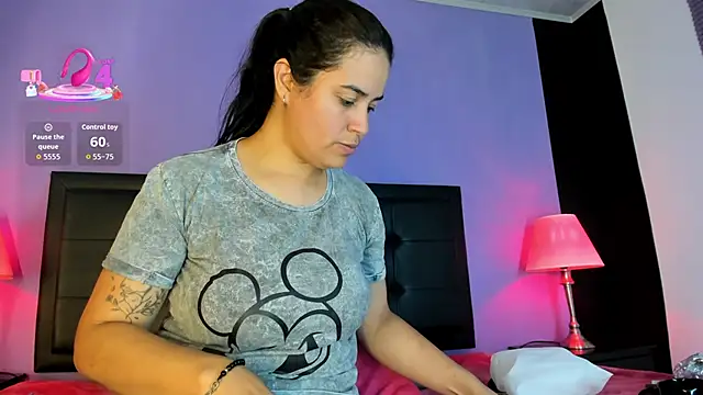 GreciaFox1 online show from May 2026 12:22:02 PM