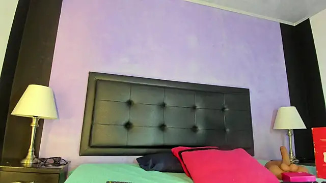 GreciaFox1 online show from April 2026 12:06:02 PM