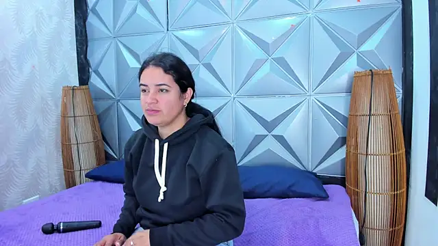 GreciaFox1 online show from January 2026 12:00:01 PM