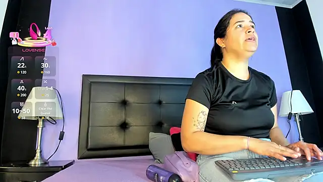 GreciaFox1 online show from May 2026 12:14:01 PM