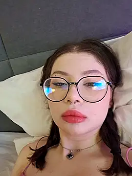 Snapshot of RianaRey chatting on May 2026 06:28:02 AM RianaRey online show from May 2026 06:28:02 AM
