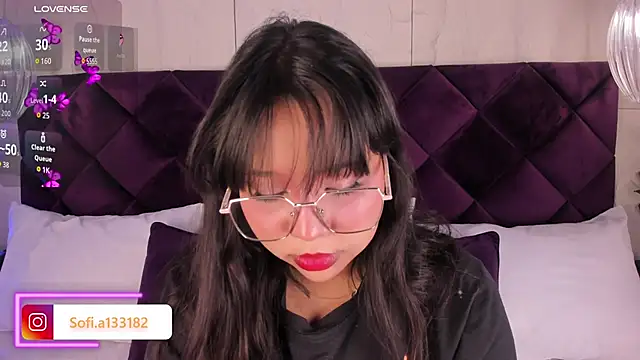 SofiAdanss online show from April 2026 06:14:02 PM