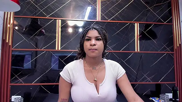 Snapshot of HannyThompson chatting on September 2025 12:33:02 PM HannyThompson online show from September 2025 12:33:02 PM