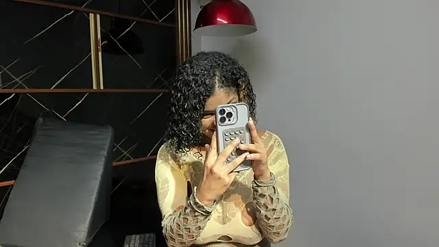 HannyThompson online show from November 2025 12:42:02 PM