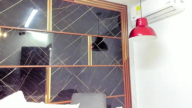 HannyThompson online show from October 2025 12:26:02 PM