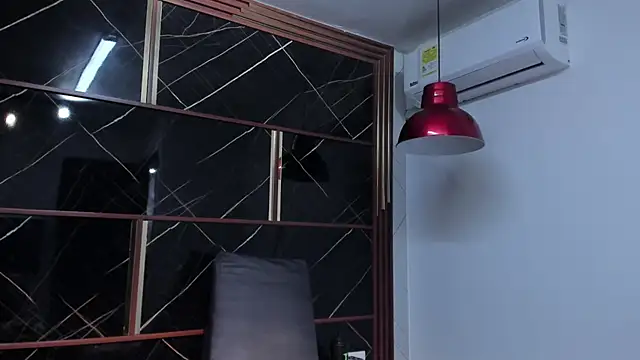 HannyThompson online show from October 2025 12:35:03 PM