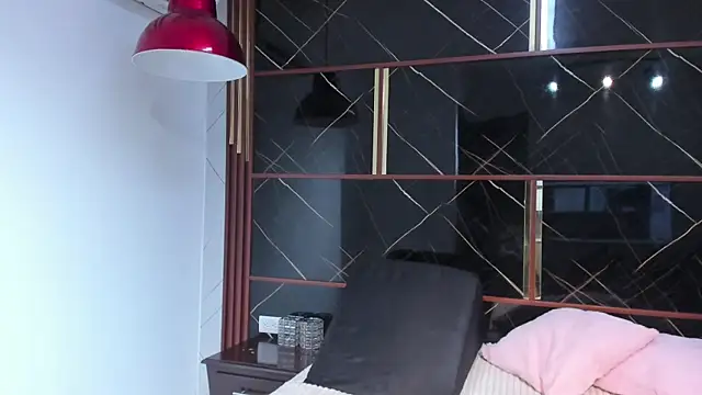 HannyThompson online show from December 2025 12:41:01 PM