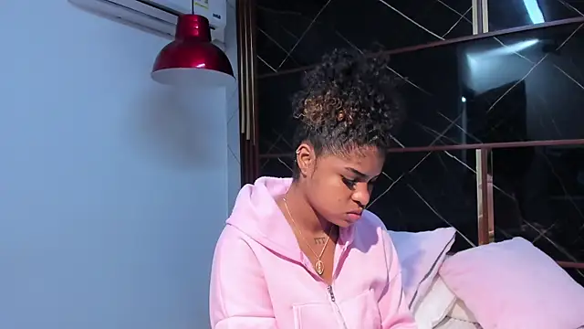 HannyThompson online show from December 2025 12:31:01 PM