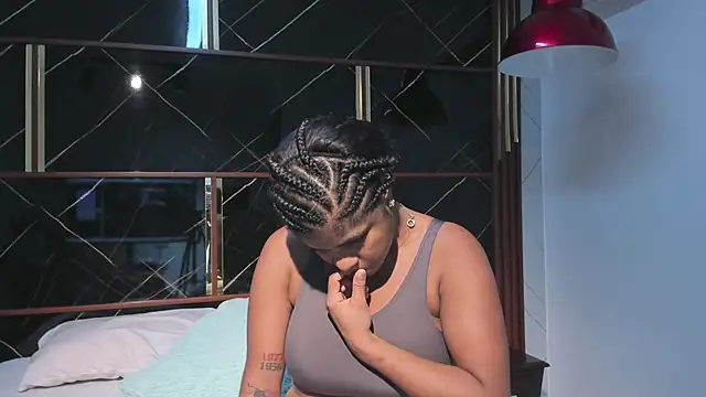 HannyThompson online show from March 2026 12:45:02 PM