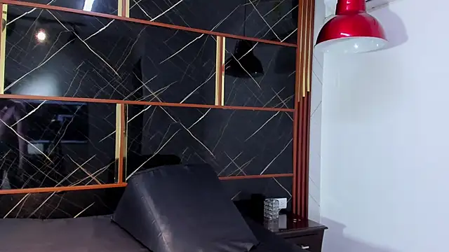 HannyThompson online show from April 2026 12:32:02 PM