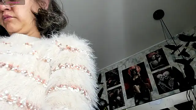 Luciifeer  online show from February 2026 01:24:01 PM