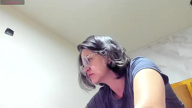 Luciifeer  online show from January 2026 02:53:01 PM