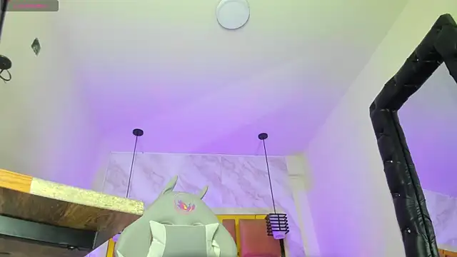 Luciifeer  online show from April 2026 07:48:02 PM