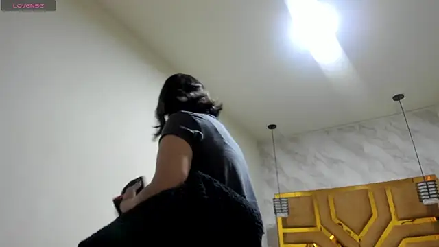 Luciifeer  online show from December 2025 04:21:02 PM