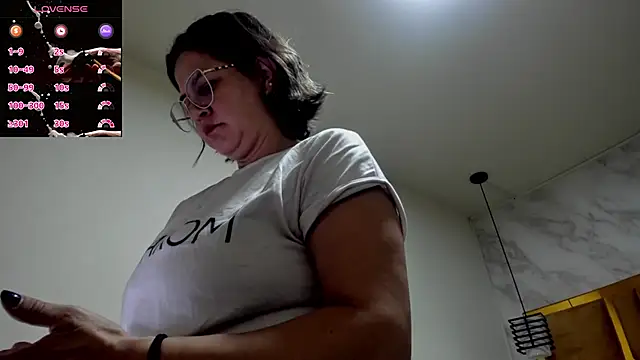 Snapshot of Luciifeer_ chatting on December 2025 05:18:02 PM Luciifeer online show from December 2025 05:18:02 PM