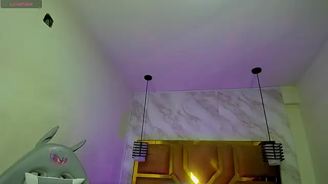 Luciifeer  online show from April 2026 03:40:02 PM