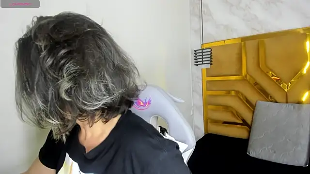 Snapshot of Luciifeer_ chatting on November 2025 12:59:02 AM Luciifeer online show from November 2025 12:59:02 AM