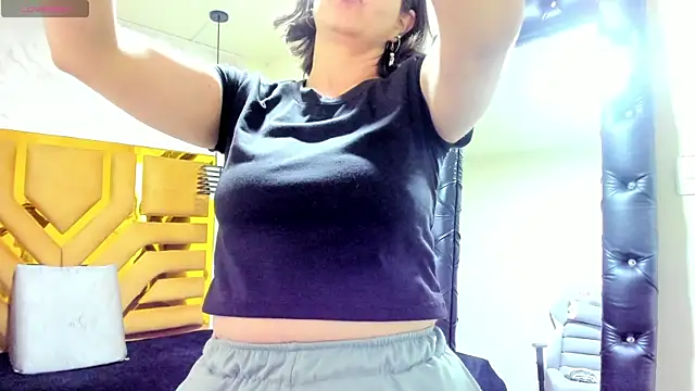 Luciifeer  online show from January 2026 04:58:01 PM