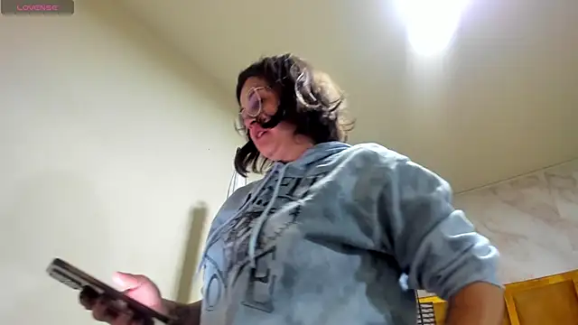 Luciifeer  online show from February 2026 06:41:01 PM