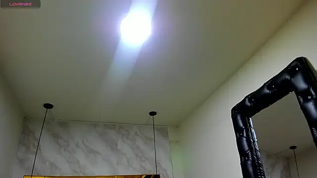 Luciifeer  online show from January 2026 06:03:02 PM