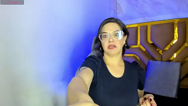 Luciifeer  online show from October 2025 06:44:01 PM