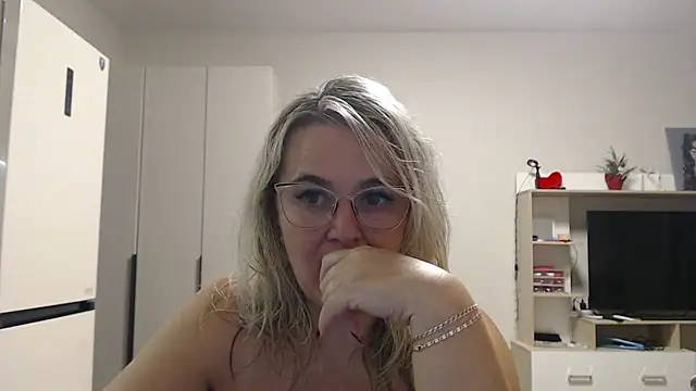 EleanoraDream online show from February 2026 06:40:02 PM