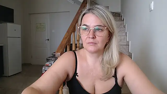 EleanoraDream online show from June 2026 12:44:01 PM