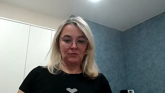 EleanoraDream online show from December 2025 04:29:01 PM